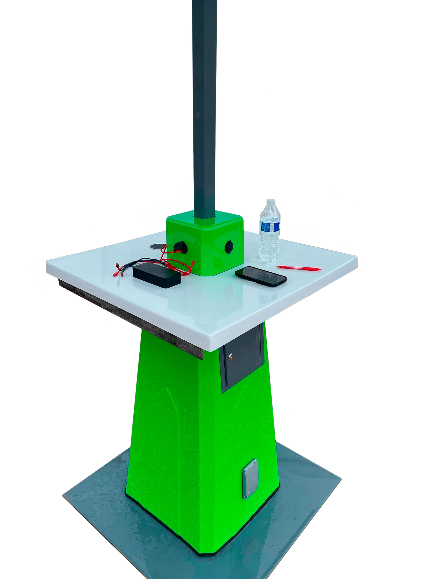 'Koa' Portable Solar Charging Station