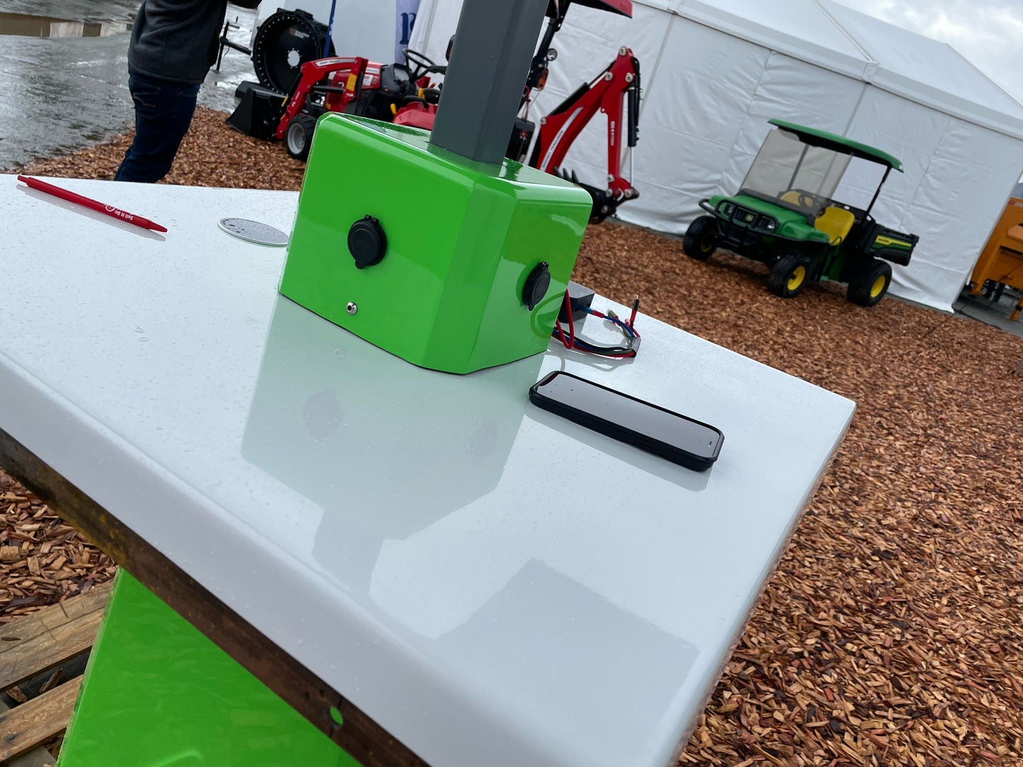 'Koa' Portable Solar Charging Station