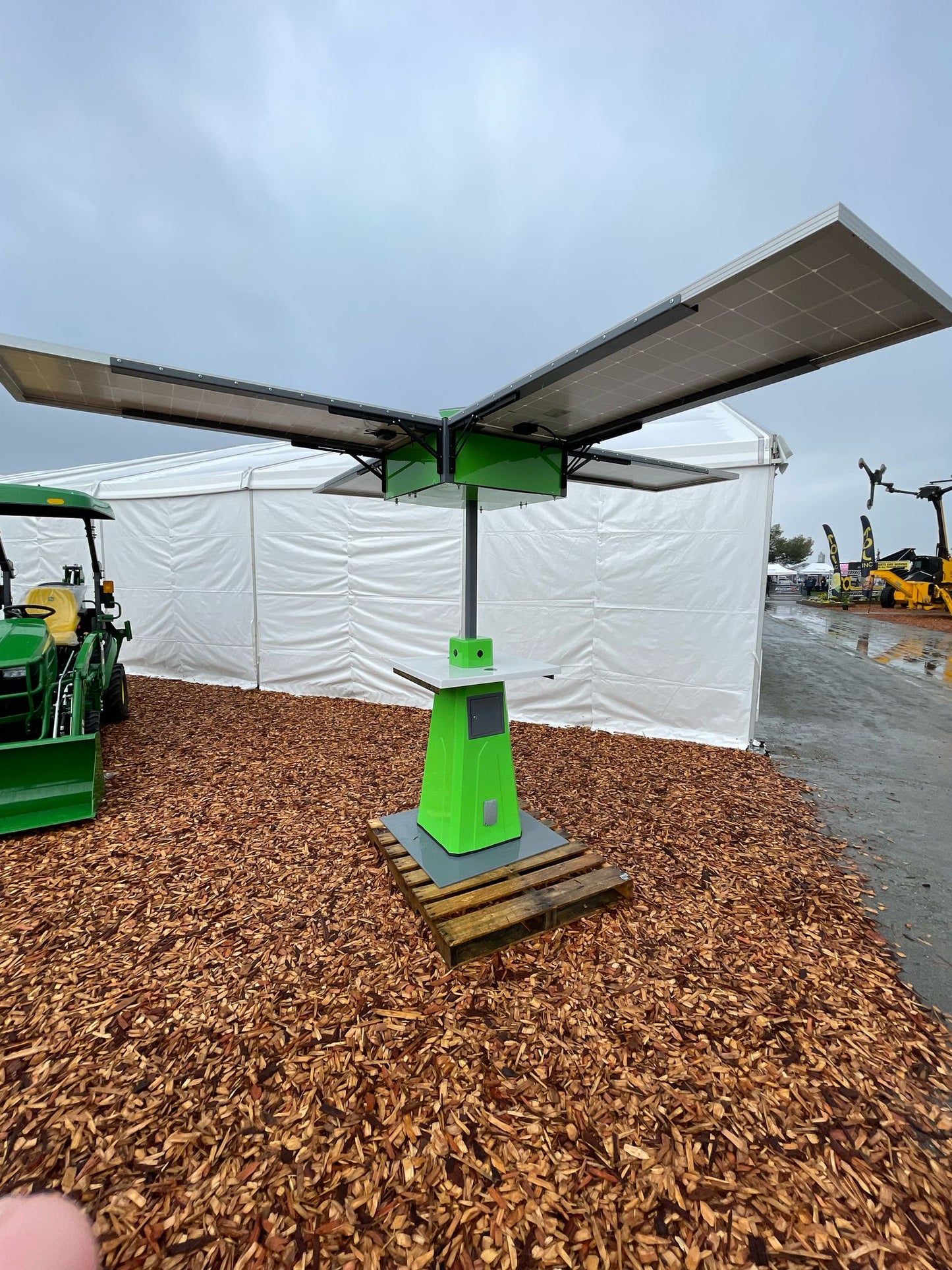 'Koa' Portable Solar Charging Station